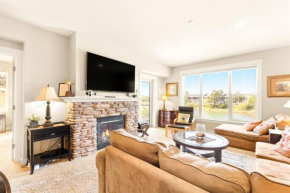 Seaside Waterfront condo walking to downtown and beach